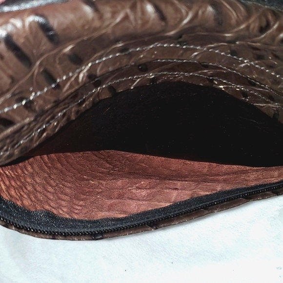 Thomas Leathers The DAZ (Double Angled Zipper) Crossbody Bag - Picture 10 of 16